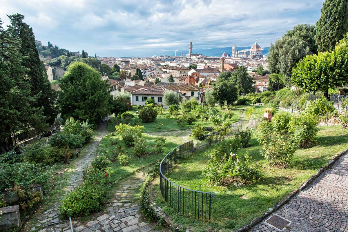 promenade dans les jardins de Florence en Italie